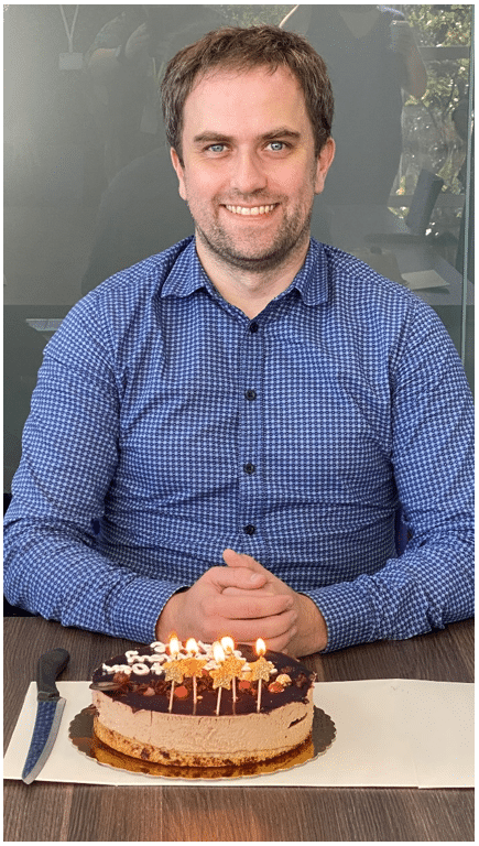 Arne Tjonndal with his birthday celebration cake